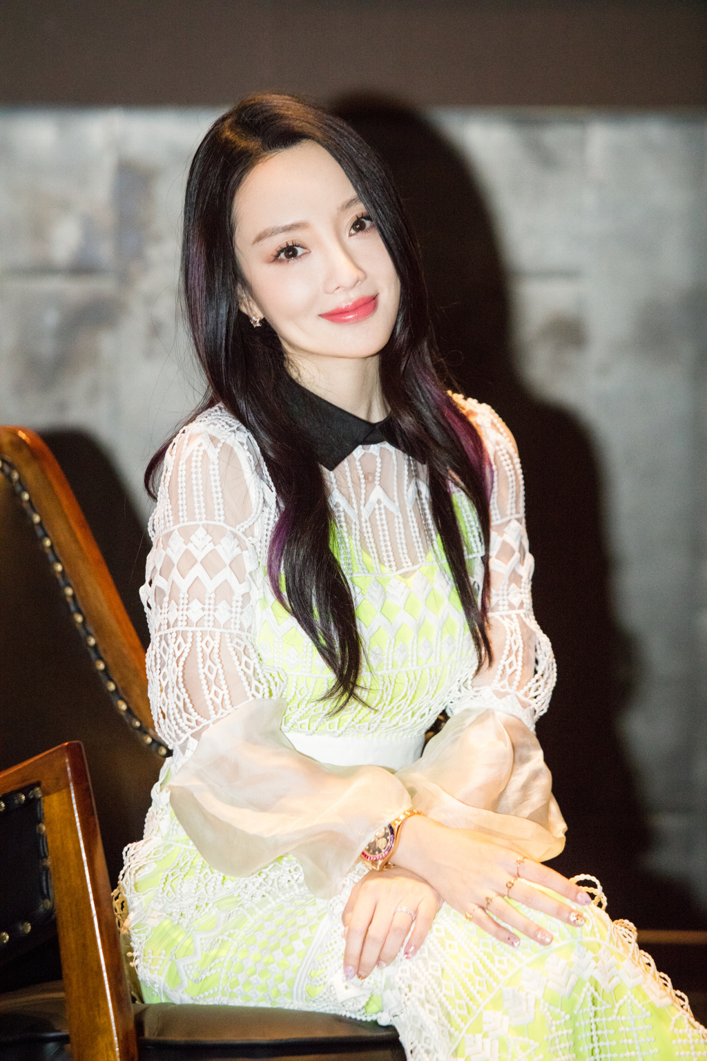 [李小璐图片图集]李小璐青年旅社活动照图片图片大全 - 搜图界