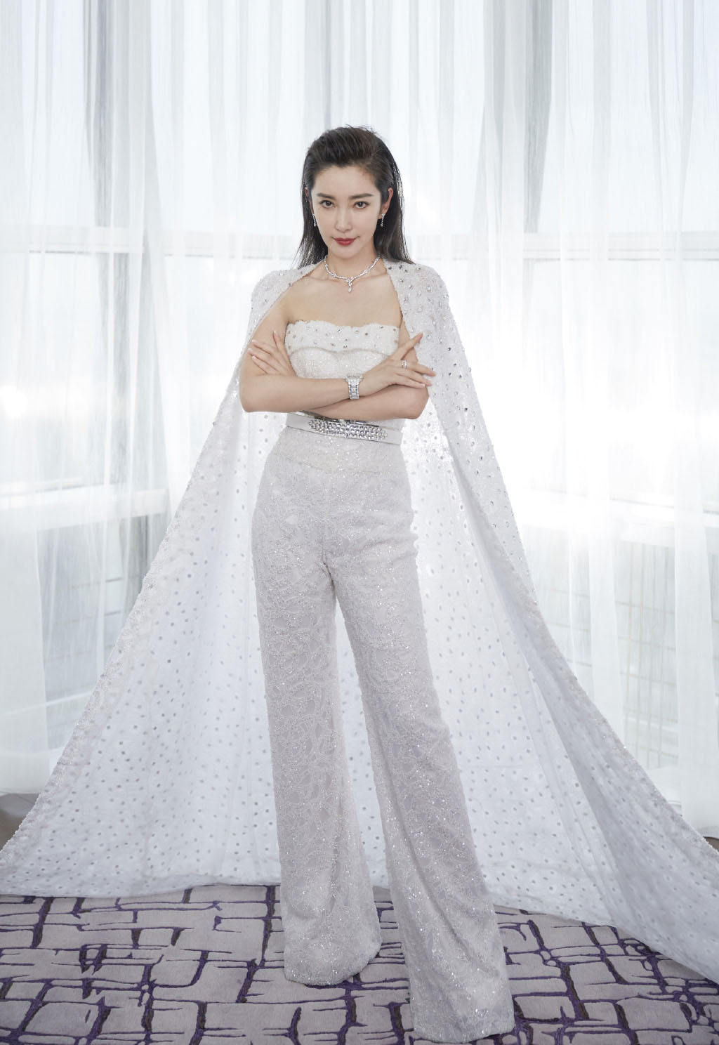 高清黑龙江省哈尔滨市无常女演员李冰冰性感深v吊带裙发布会图片图片